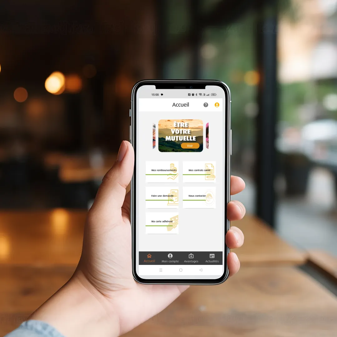 Mutualia : smartphone présentant le nouvel espace adhérent